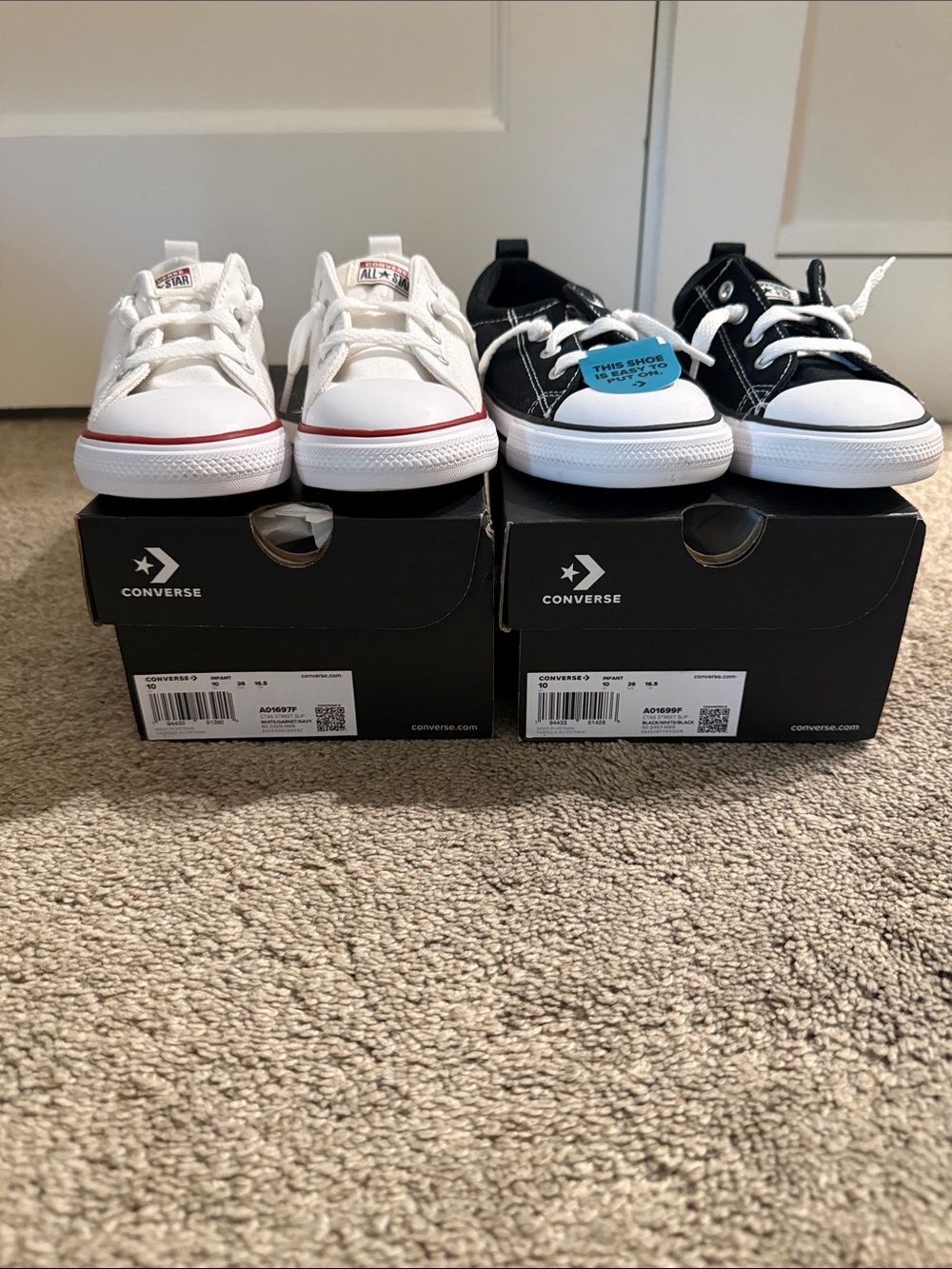 NEW Converse Kids Low Top Sneakers in White and Black size 10